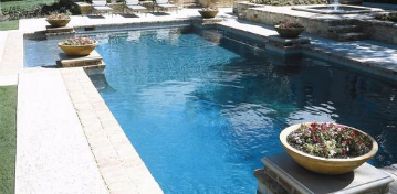 Benefits of Using Professional Pool Cleaning Services