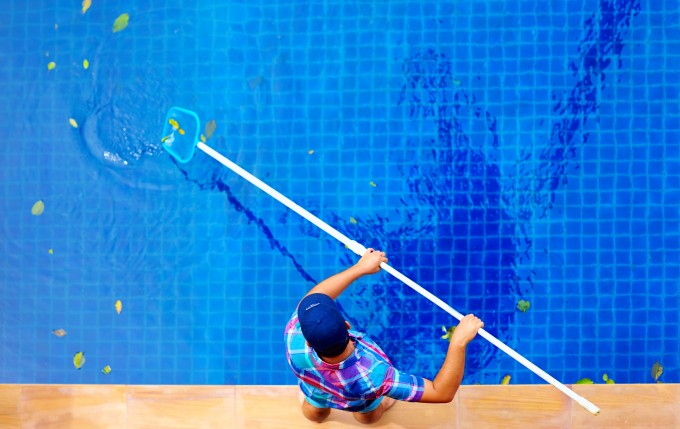 Daily and Weekly Pool Cleaning Tips